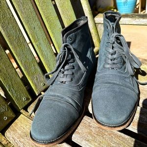 John Varvatos classic men’s boot, gray canvas, great condition; men’s size 10